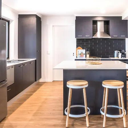 Modern Pet-Friendly Mudjimba Townhouse Villa Exterior photo