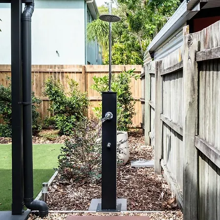 Modern Pet-Friendly Mudjimba Townhouse Villa Exterior photo