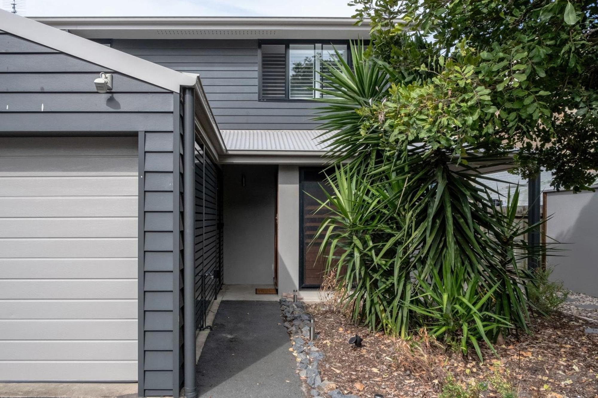 Modern Pet-friendly Townhouse * Mudjimba
